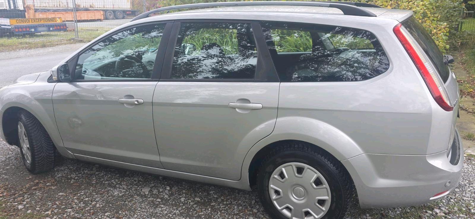 Ford Focus 2009 — вигляд ззаду