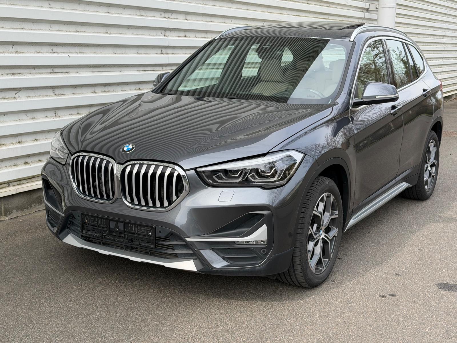 BMW X1 xDrive28i xLine LED Navi Panorama