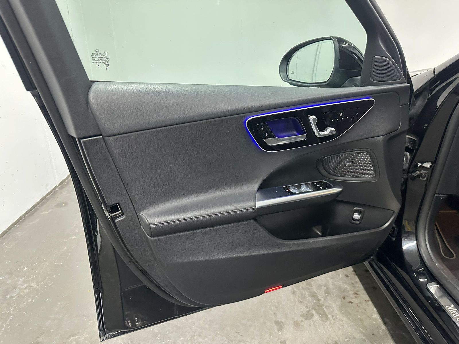 Fahrzeugabbildung Mercedes-Benz C 200 d T Autom. Avantgarde Standheizung