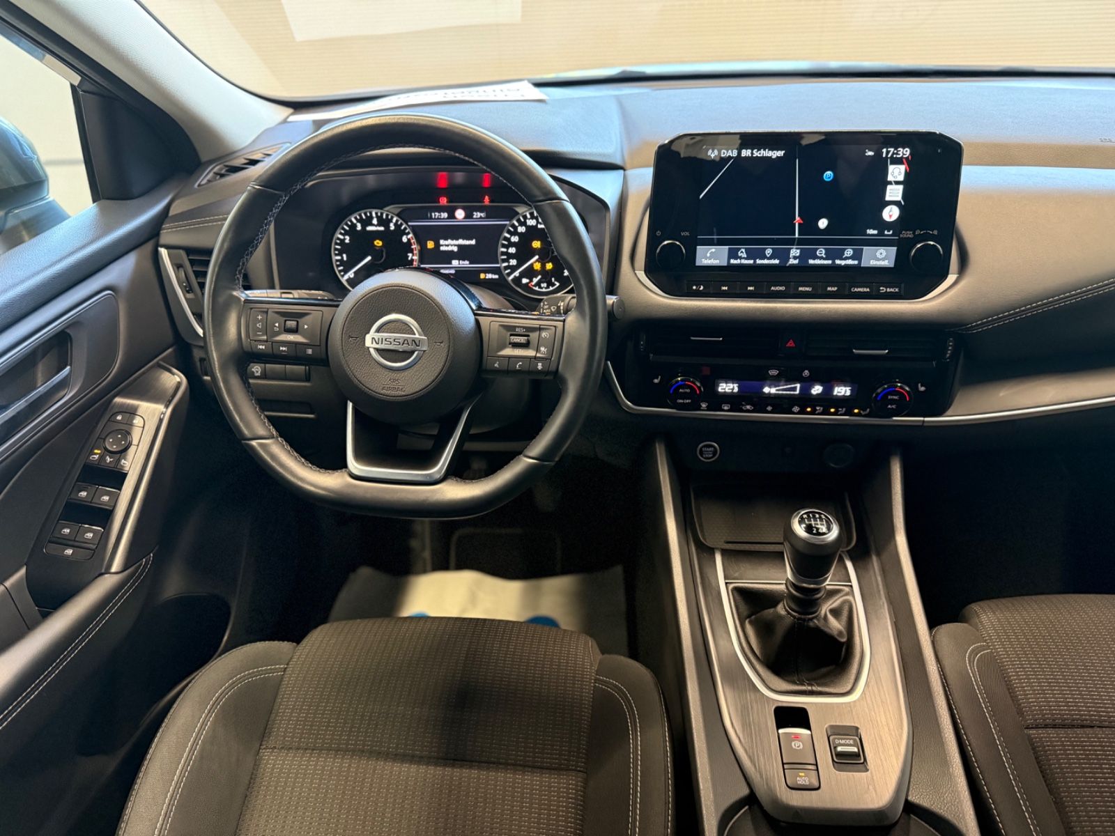 Fahrzeugabbildung Nissan Qashqai Acenta MHEV MT - Navi, Winter-Paket