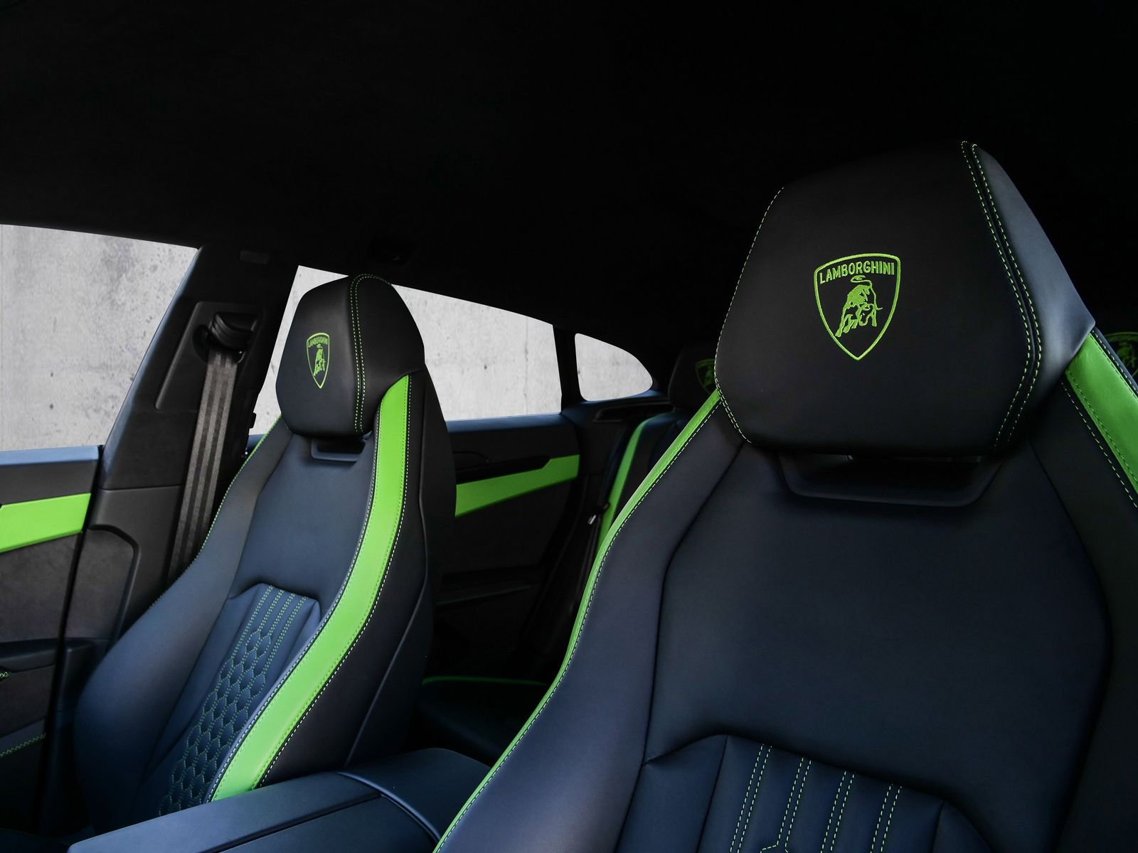 Lamborghini Urus SE Verde Selvans, Big Interior Carbon Pack foto 10