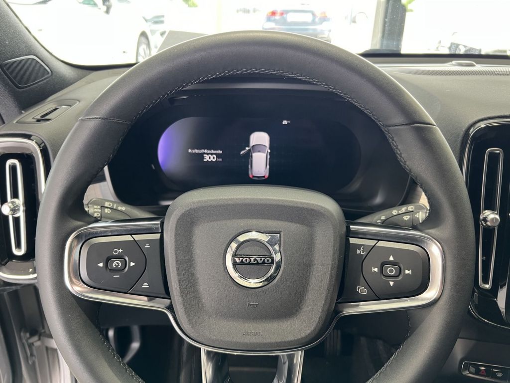 Volvo XC40 B4 Plus Dark ACC BLIS Kamera 19Zoll LED H/K