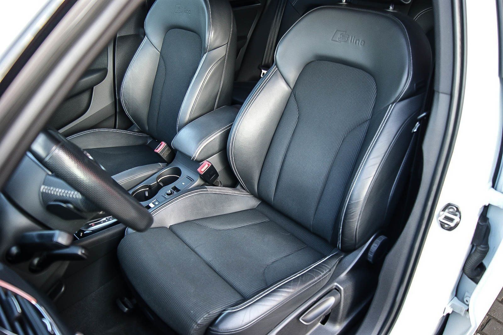 Fahrzeugabbildung Audi Q3 14TSI S-tronic S-LINE PLUS 20-ZOLL PANO BOSE