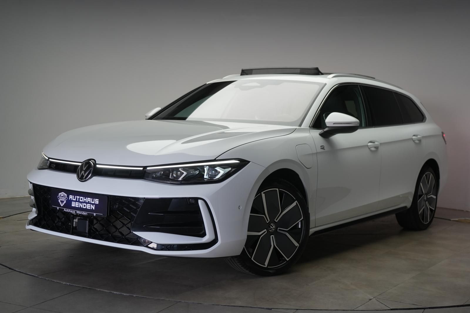 Volkswagen Passat 1.5 e-Hybrid DSG R-Line ACC/Kamera/Pano/A imagem 3