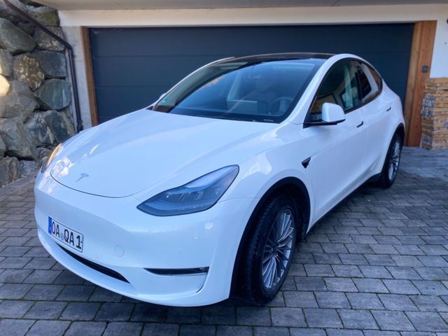 Tesla Model Y  Dual Motor AWD Long Range