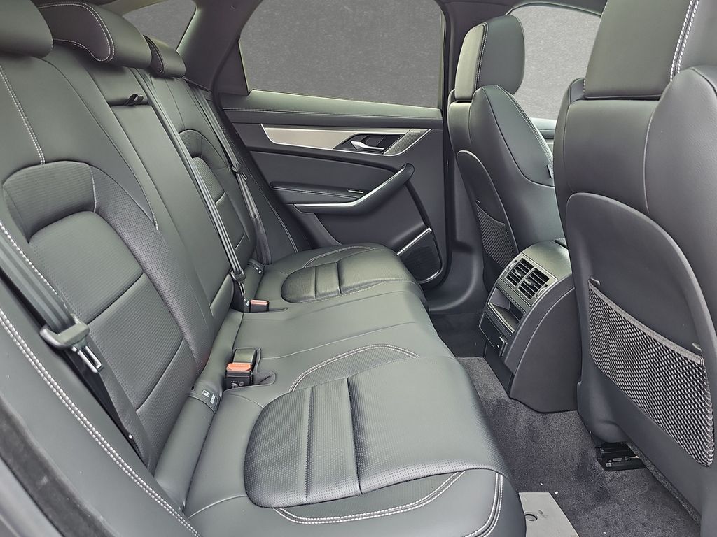 Jaguar F-Pace P250 AWD R-Dynamic SE 725,- EUR mtl.