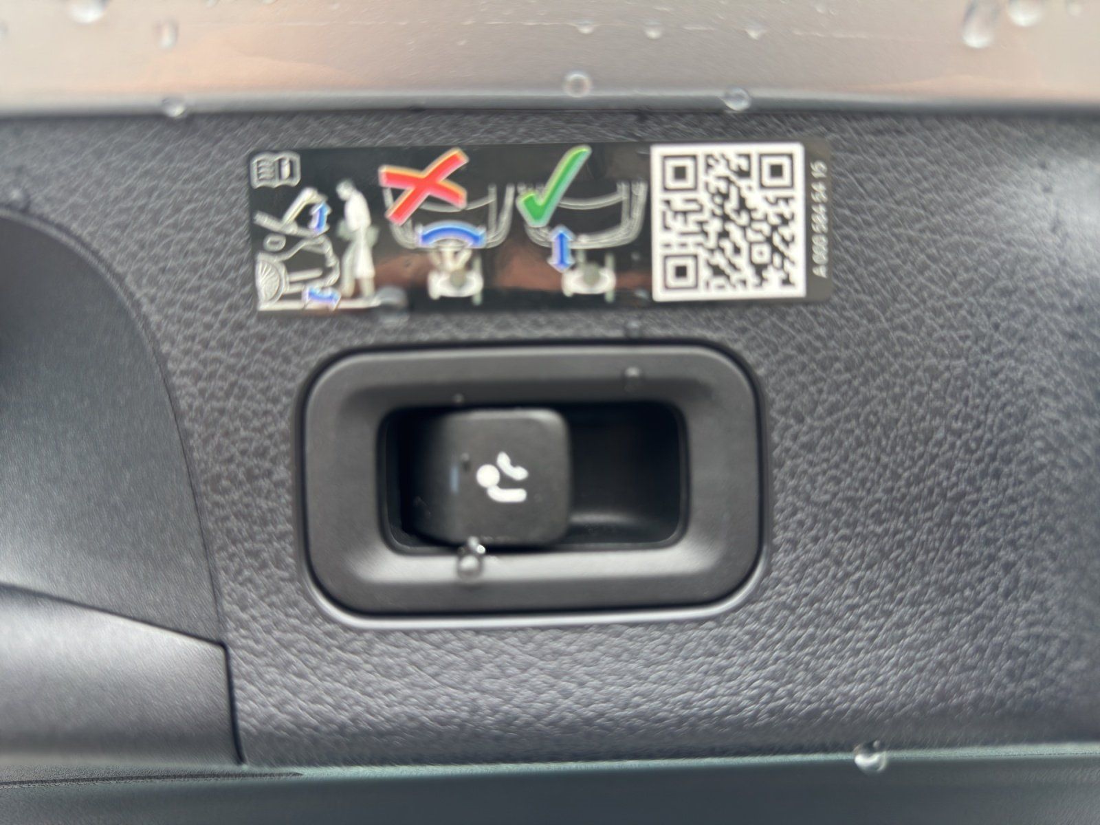 Fahrzeugabbildung Mercedes-Benz CLA200 SB Advanc+ DISTRO Burme AHK KeyGo DWA LED