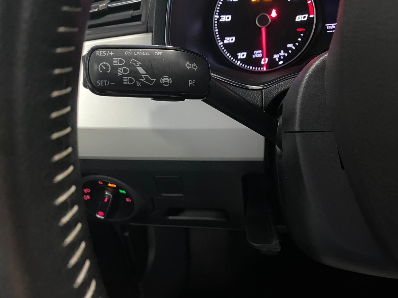 Fahrzeugabbildung SEAT Arona 1.0 TSI Xcellence+APP+NAVI+PDC+LED+TEMPOMA