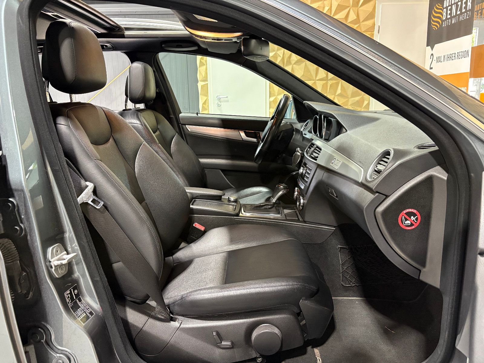 Fahrzeugabbildung Mercedes-Benz C 350 T-Modell CGI BlueEfficiency/PANO/NAVI/SHZ/