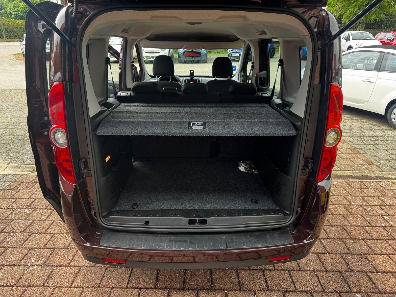 Fahrzeugabbildung Fiat Doblo My Life  1.6 Diesel 5 Sitzer