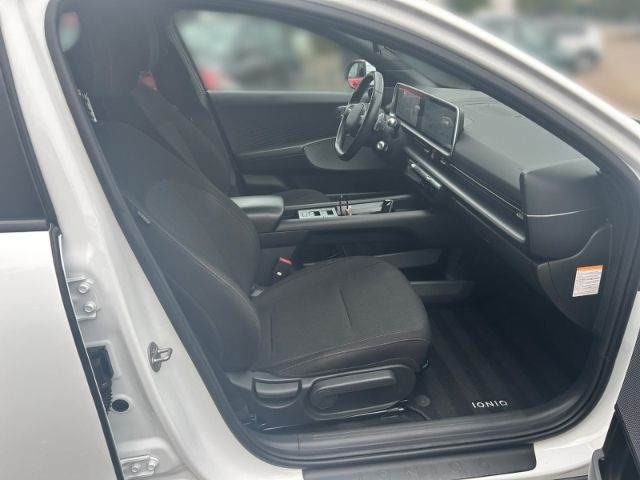 Fahrzeugabbildung Hyundai IONIQ 6 Basis Elektro Navi Digitales Cockpit LED