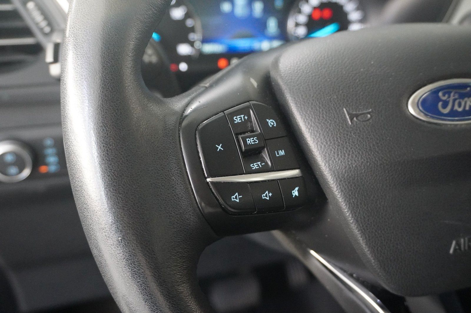 Fahrzeugabbildung Ford Kuga Plug-In Hybrid 2.5 TITANIUM NAVI/LED/SH/DAB