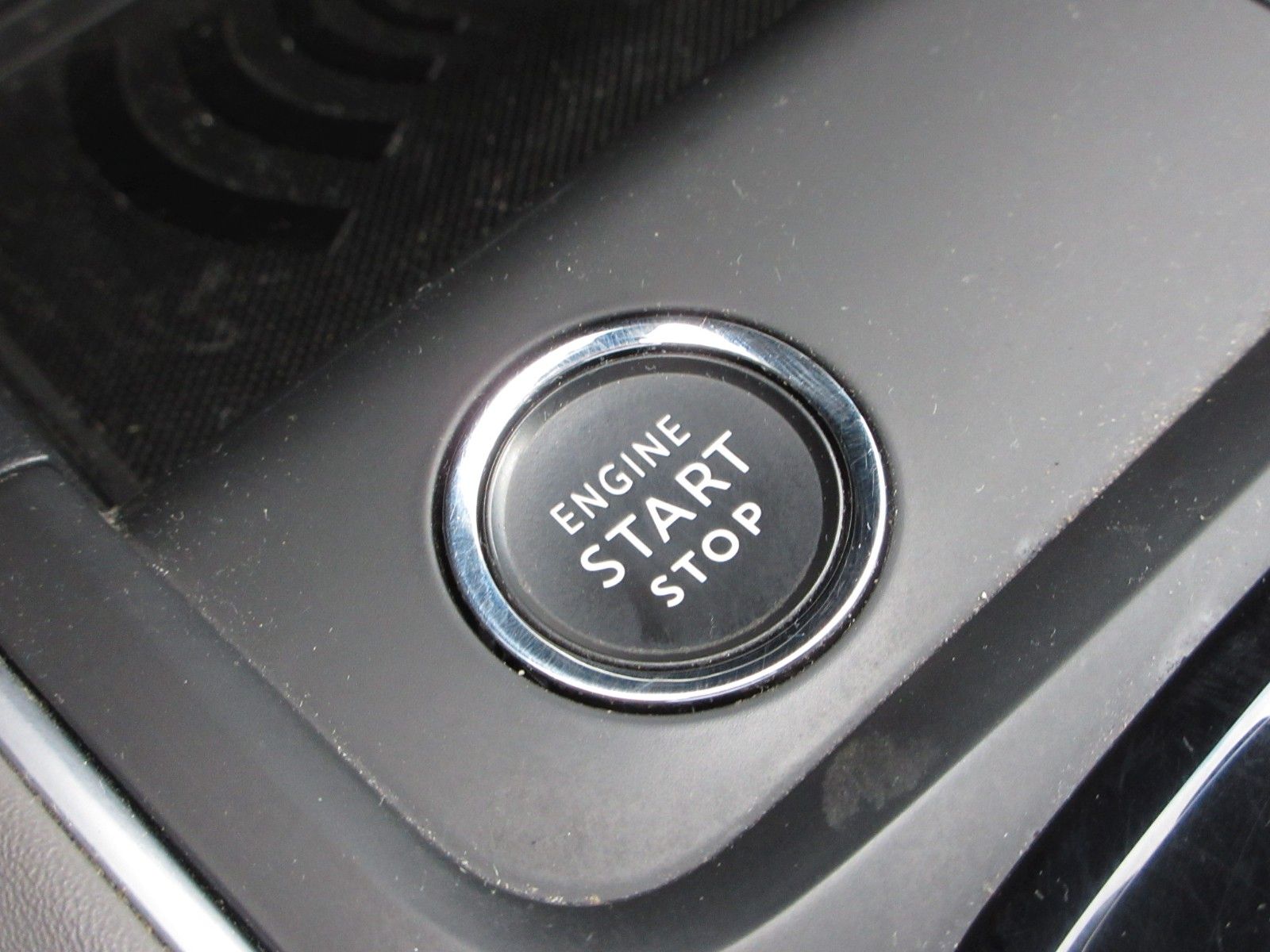 Fahrzeugabbildung Citroën C5 Aircross 1.2T LED/NAVI/SHZ/LEDER/R´CAM