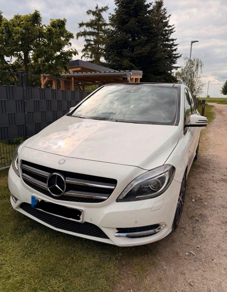 Mercedes-Benz B 200