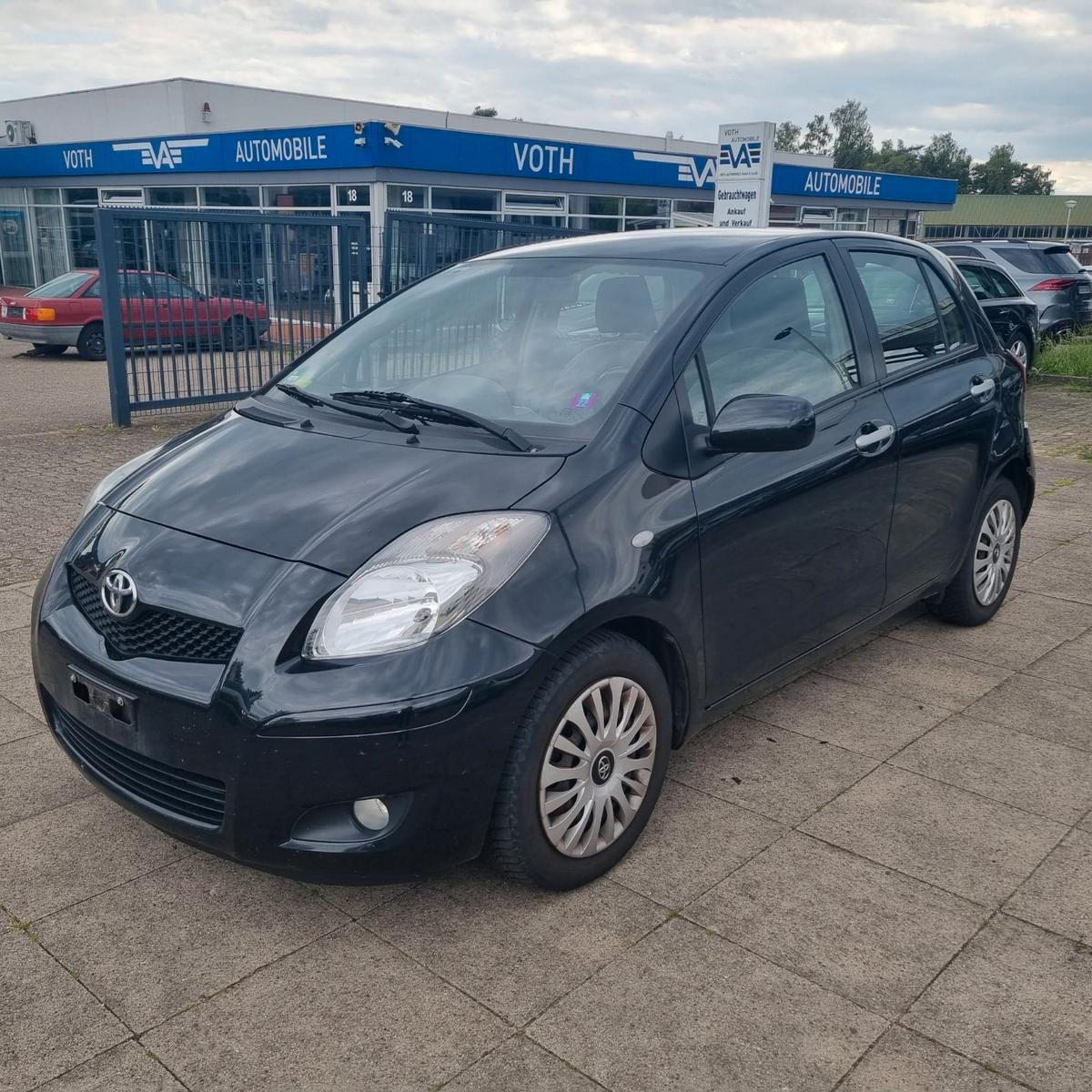 Toyota Yaris Life