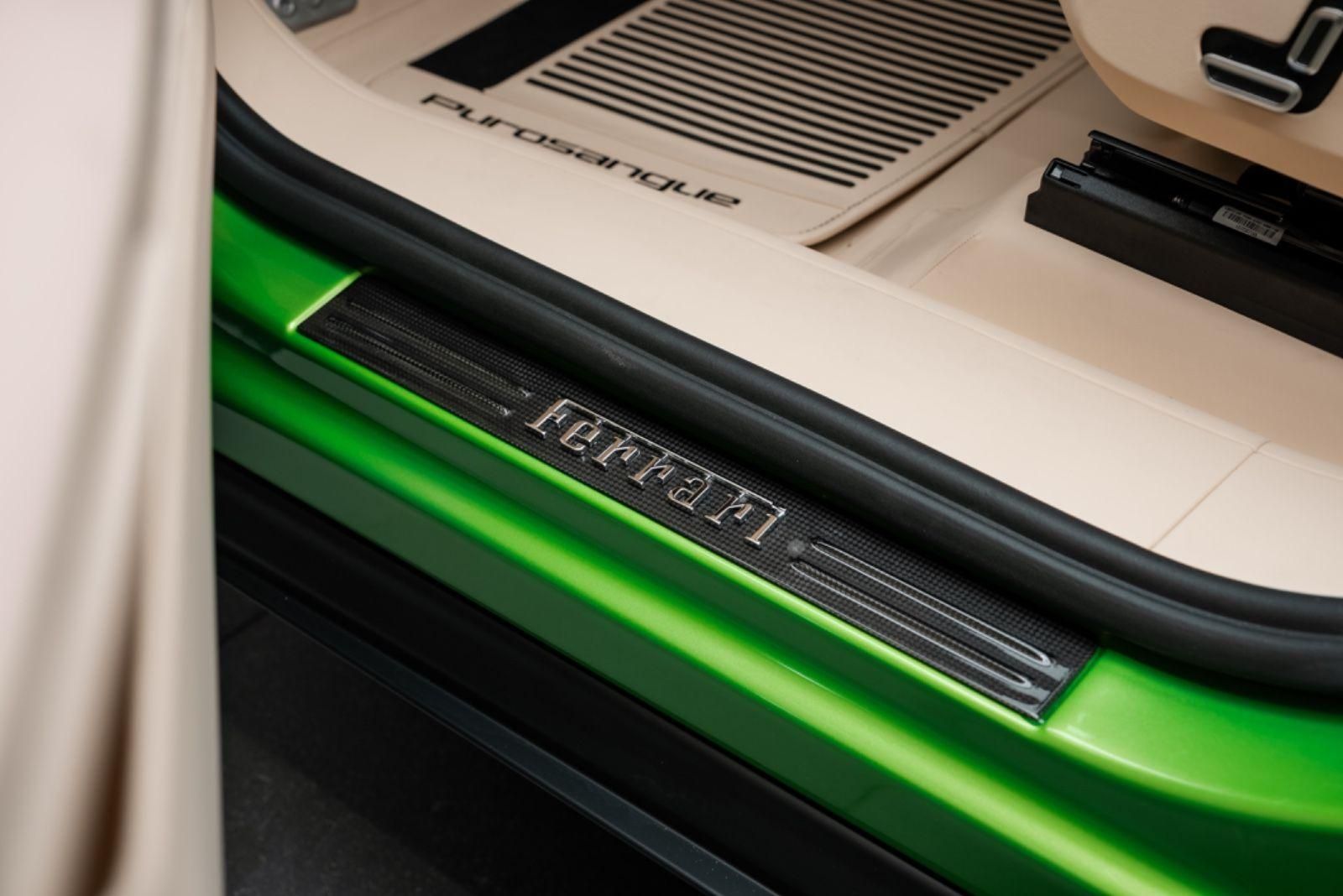 Fahrzeugabbildung Ferrari Purosangue V12 FULL CARBON/LIFT/MASSAGE/STOCK