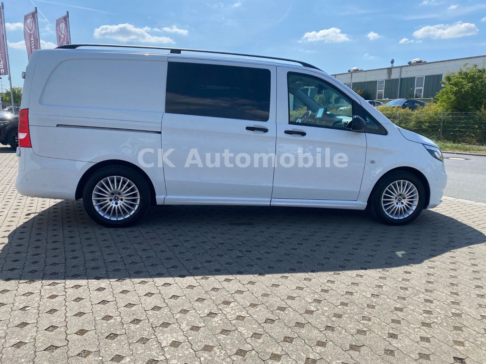 Fahrzeugabbildung Mercedes-Benz Vito Mixto 119 lang Autom./5 Sitze/Navi/LED/Kam