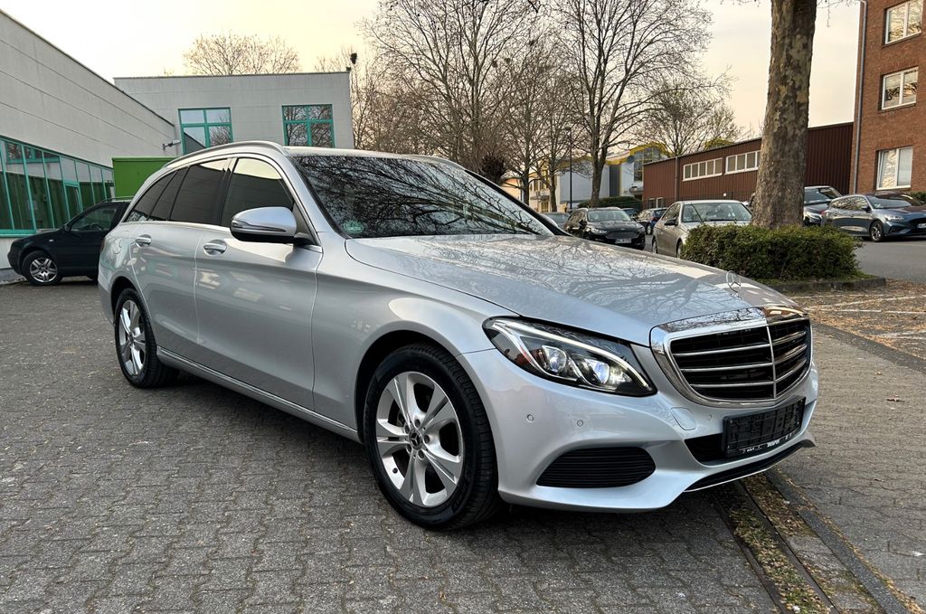 Image of Mercedes-Benz C 220