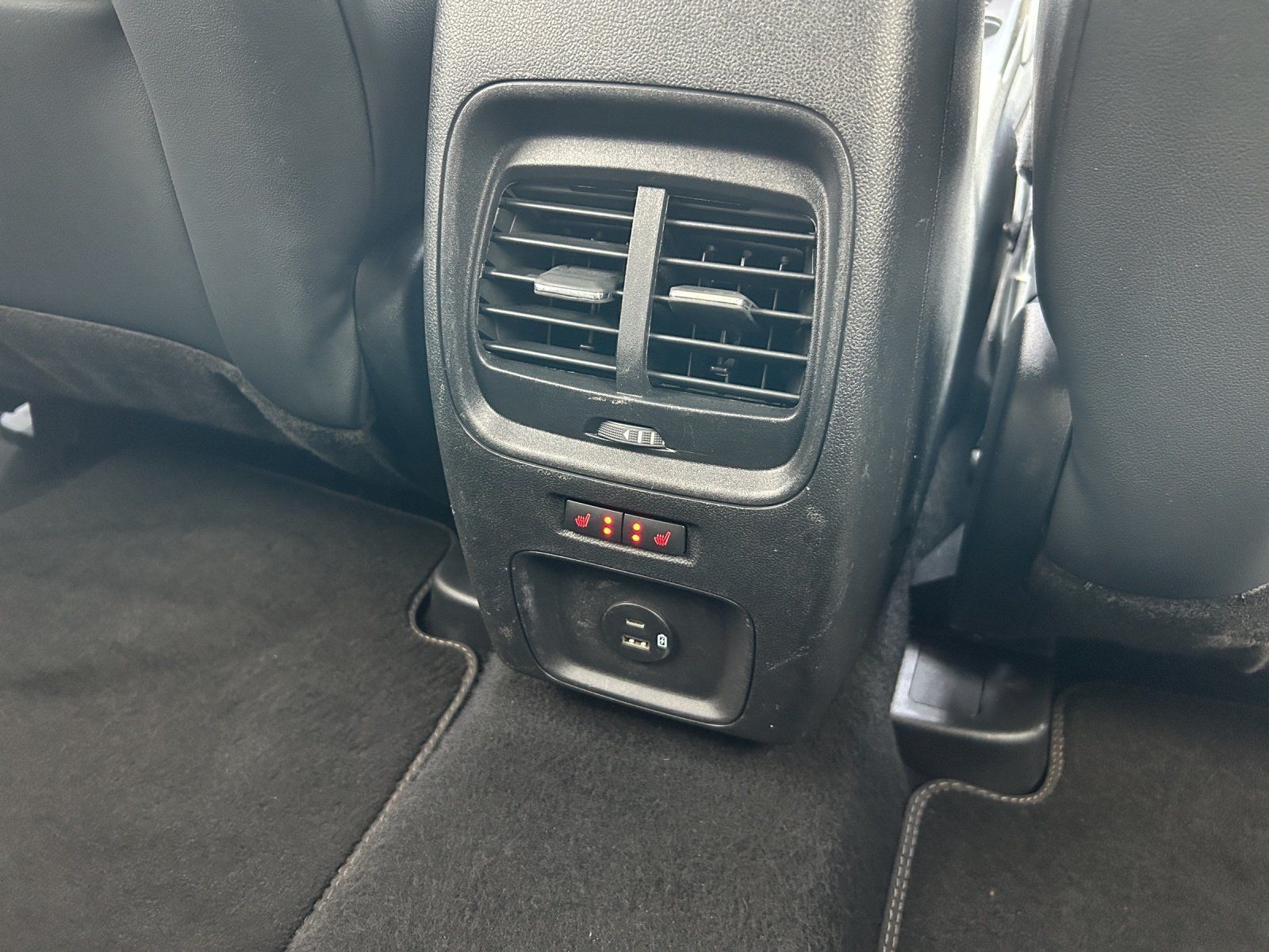 Fahrzeugabbildung Ford Kuga 2.5 PHEV Vignale Aut./LED/ACC/AHK/KAMERA/