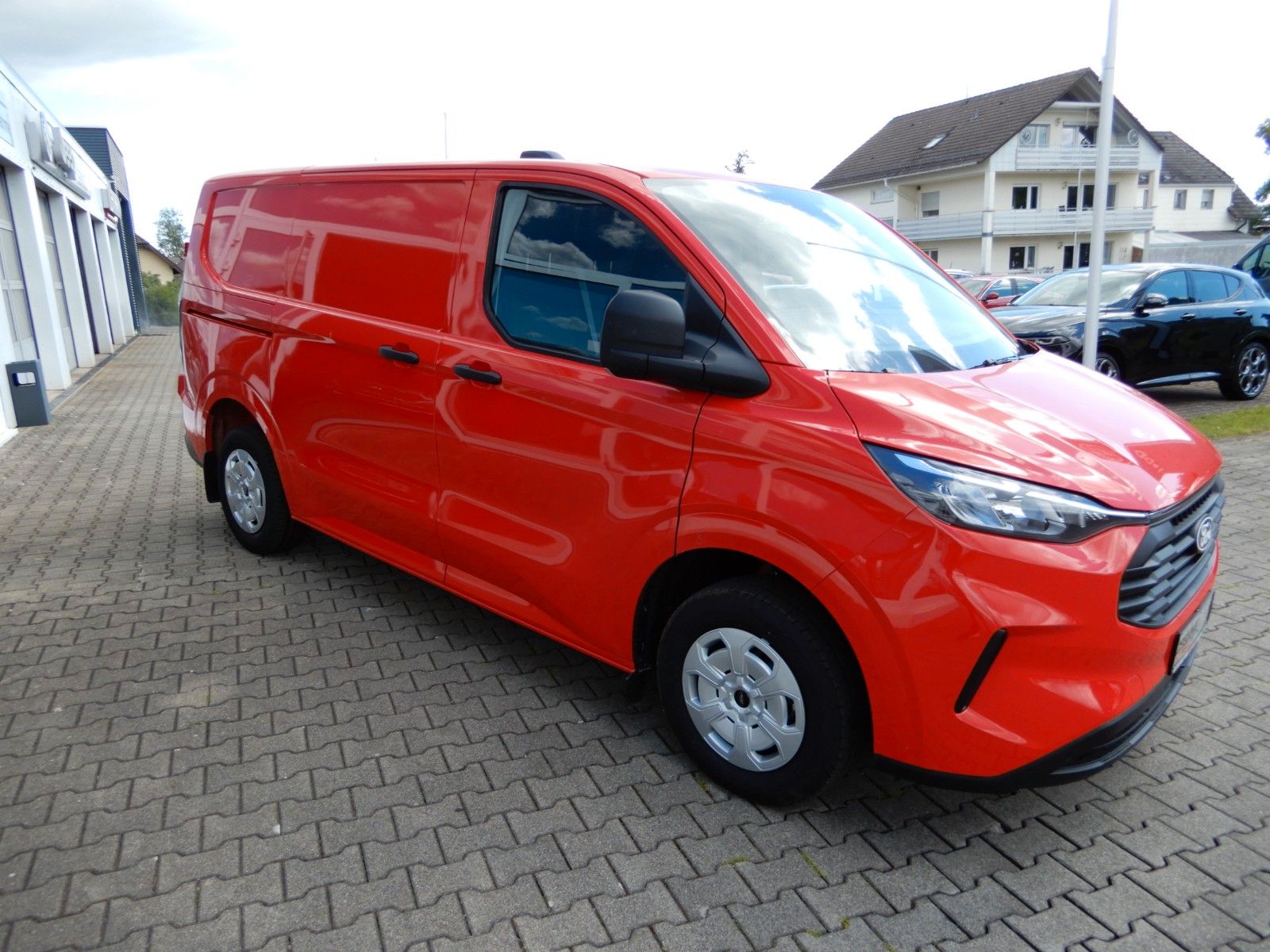 Fahrzeugabbildung Ford Transit Custom 299.-€ Monatlich 7 Jahre Garantie