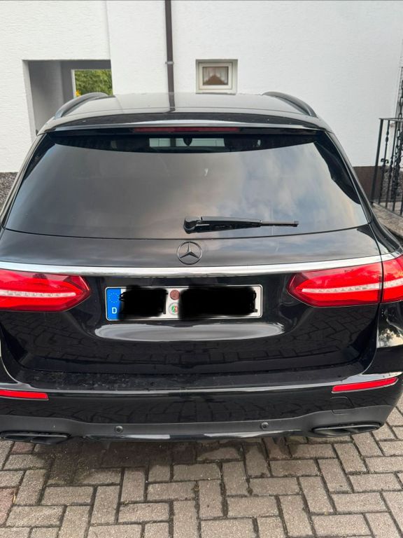 Image of Mercedes-Benz E 43 AMG