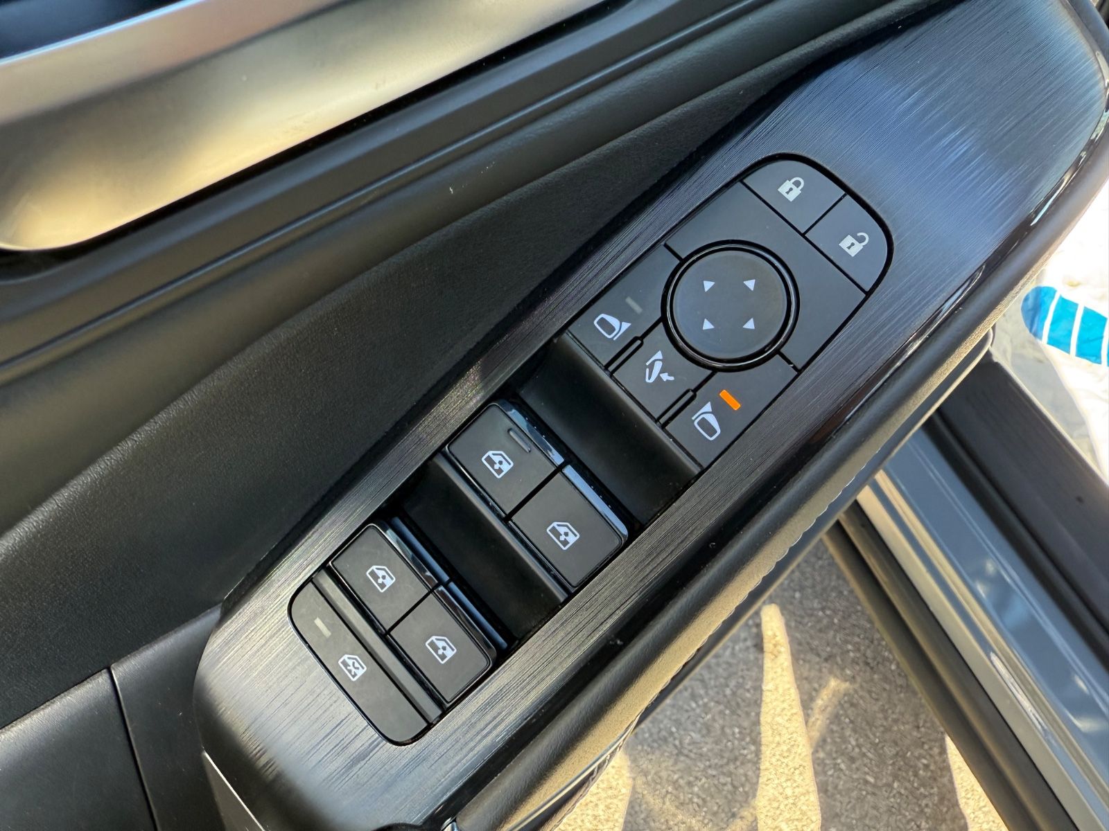 Fahrzeugabbildung Nissan Qashqai N-Connecta 360° Kamera, Navi, Winterpa.