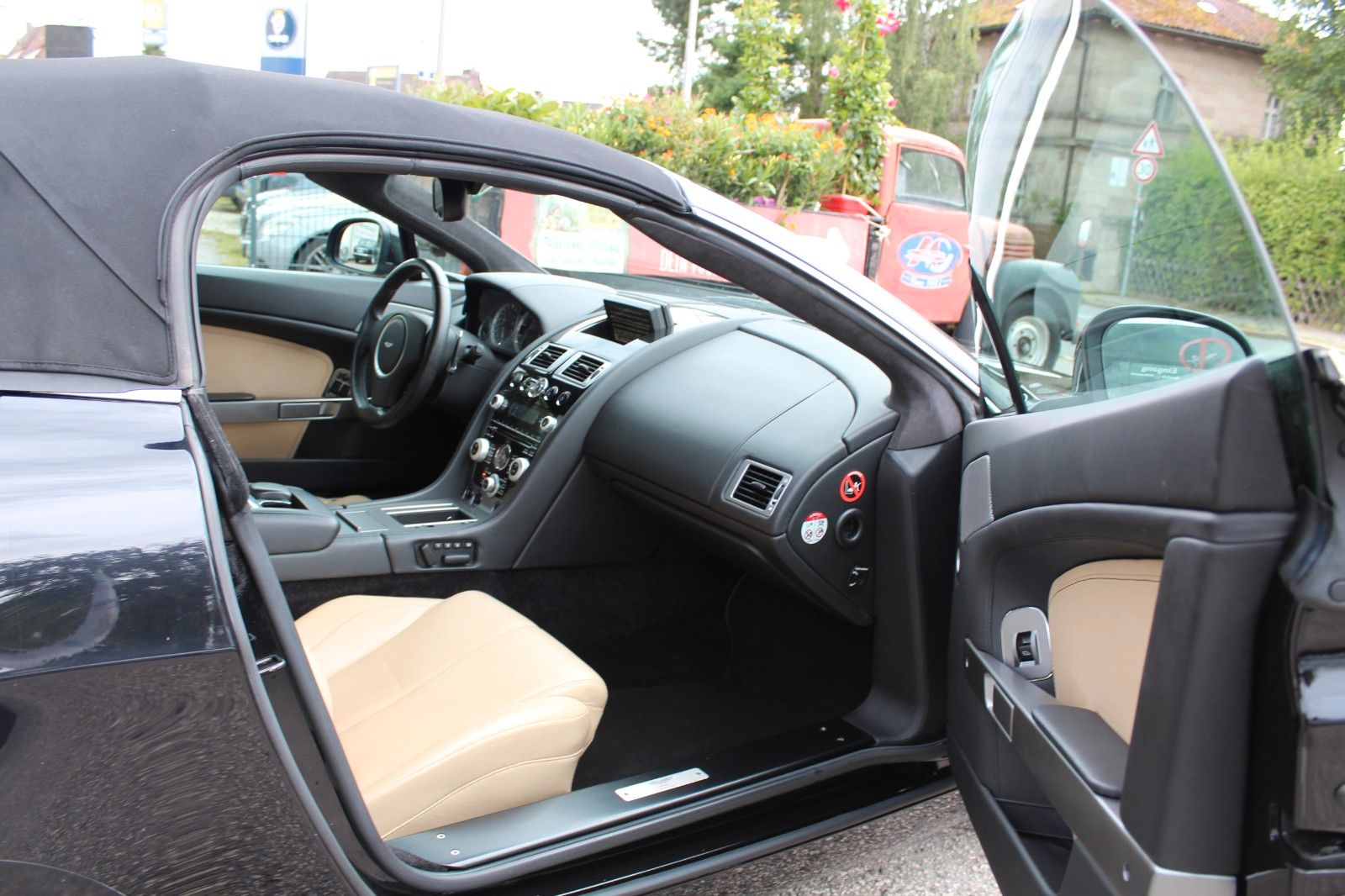 V8 Vantage Roadster 4.7l Sportshift Schön!