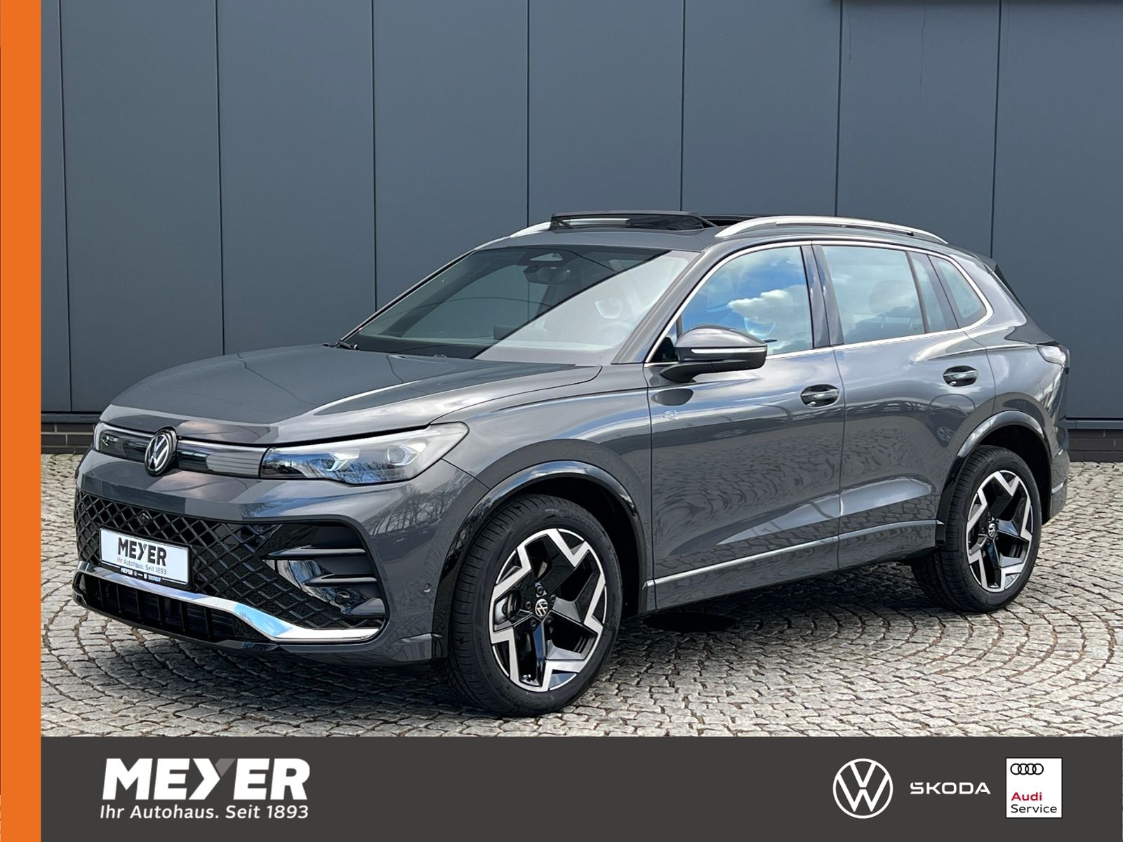 Fahrzeugabbildung Volkswagen Tiguan R-Line 1.5 eTSI DSG *AHK, ACC, IQ.Light,