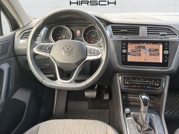 Volkswagen Tiguan - 11