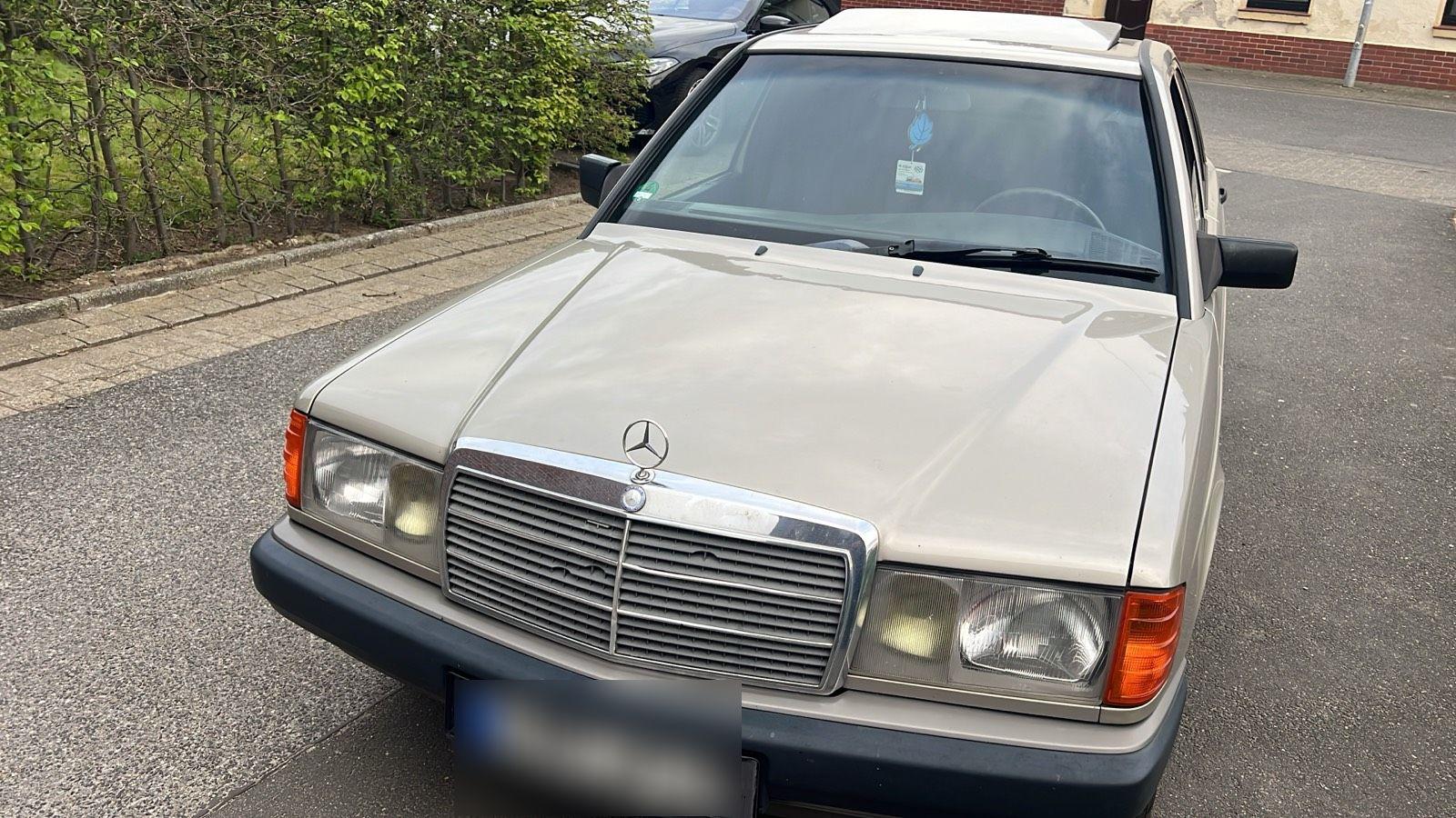 Mercedes-Benz 190