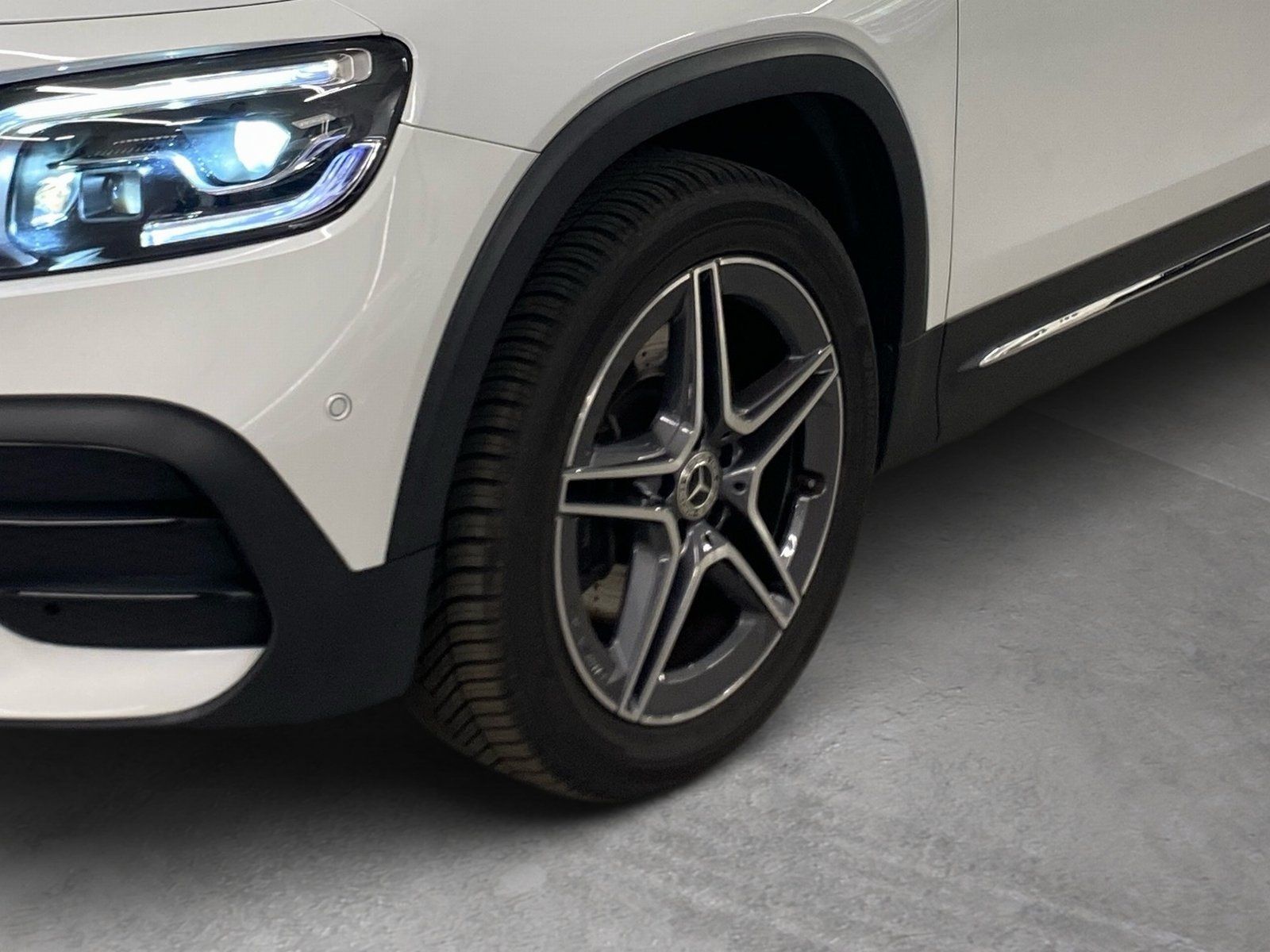 Fahrzeugabbildung Mercedes-Benz GLB 250 4M AMG*AHK*MultiBeam*Kamera*Easy-Pack*