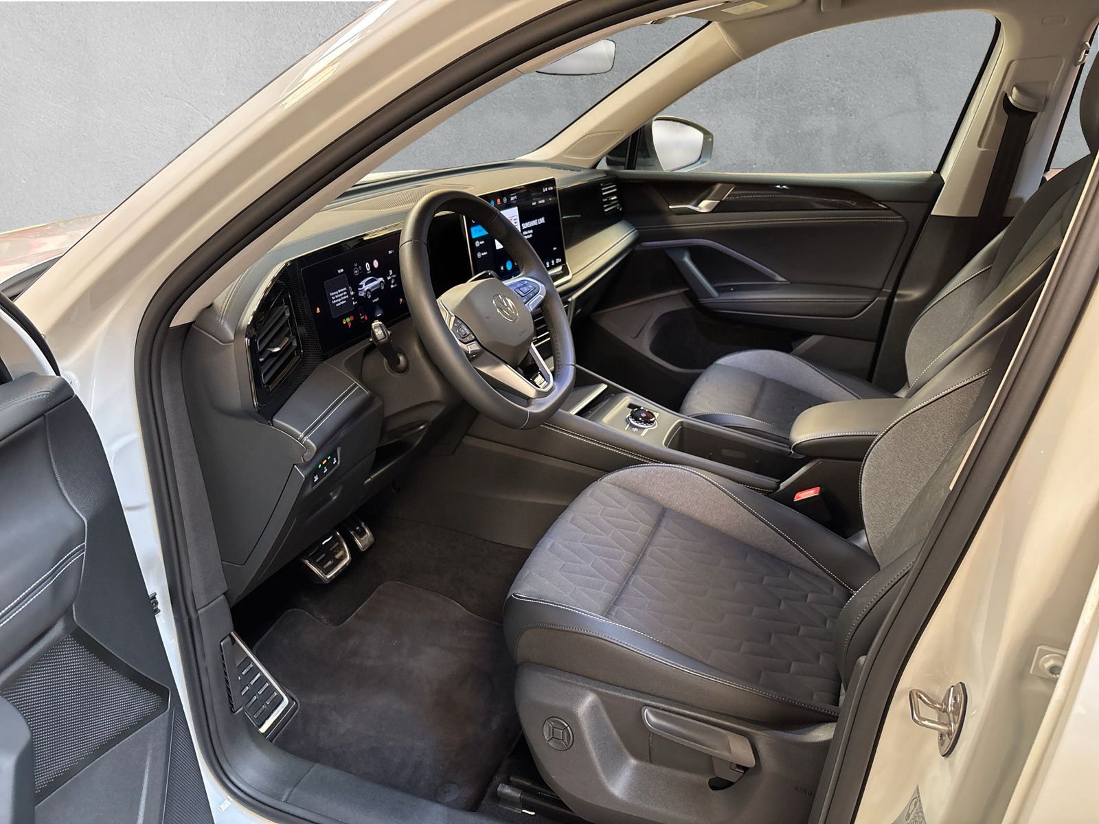 Fahrzeugabbildung Volkswagen Tiguan 2.0 TDI Goal AHK LED SHZ Kamera