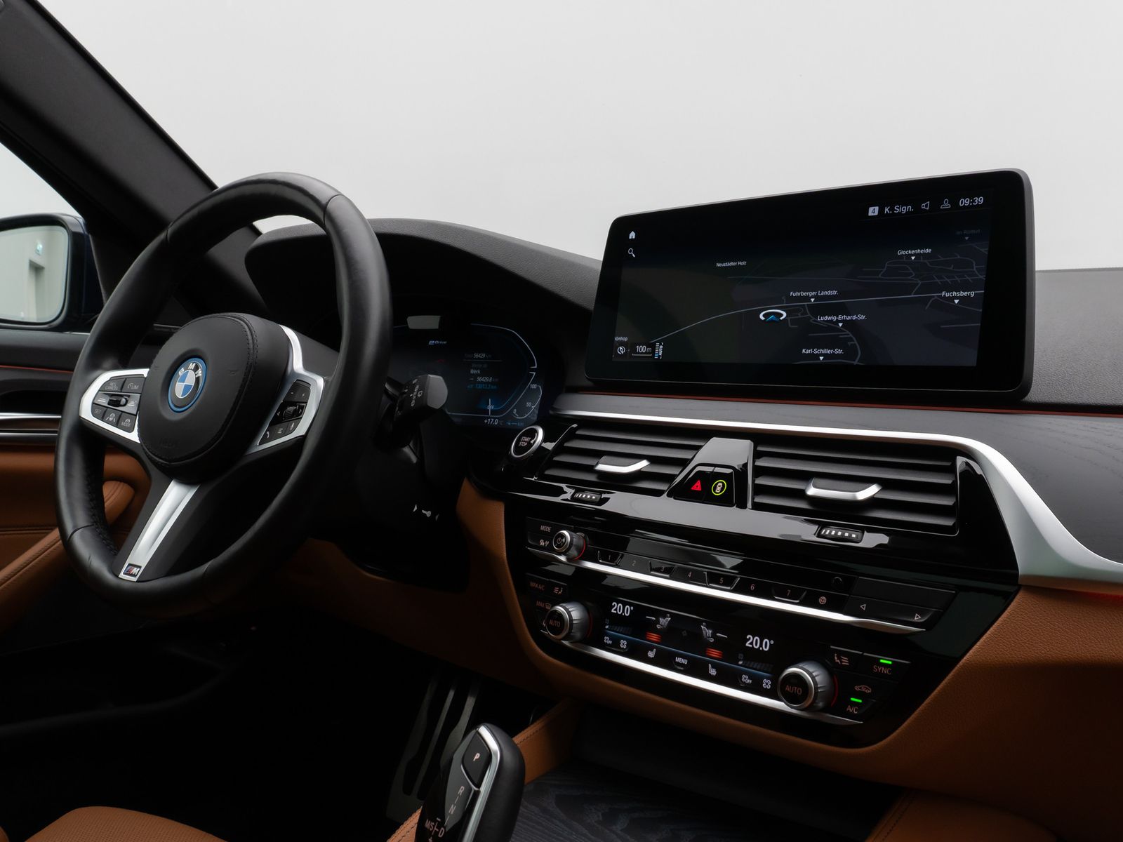 Fahrzeugabbildung BMW 530e xD M Sport Panorama 360°Laser HUD DAB H/K