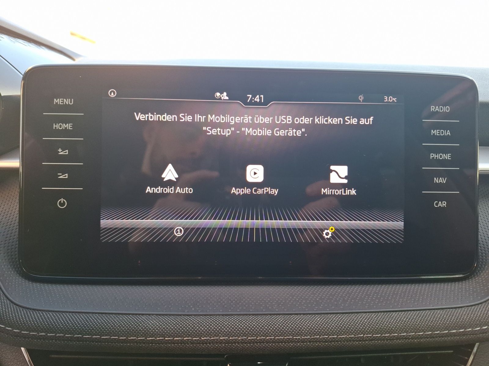 Fahrzeugabbildung SKODA Fabia TSI Style LED Navi AID ACC RFK SH LM