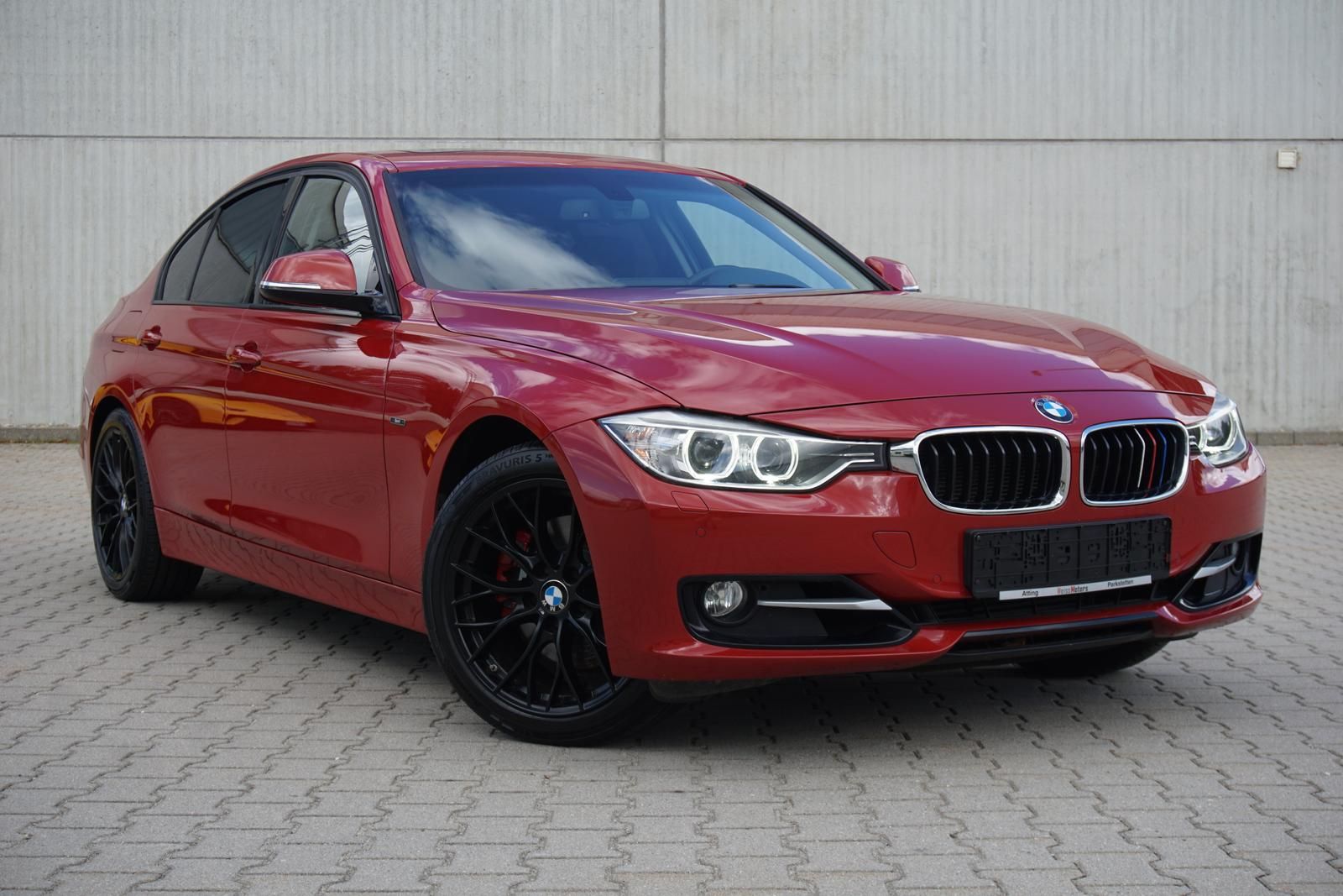 BMW BMW 328i Limousine Pano Xenon PDC SHZ Freisprech