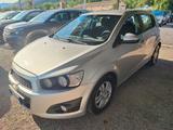 Chevrolet Aveo 1.2 86CV 5 porte LTZ - Chevrolet Aveo LTZ mit Benzin-Antrieb