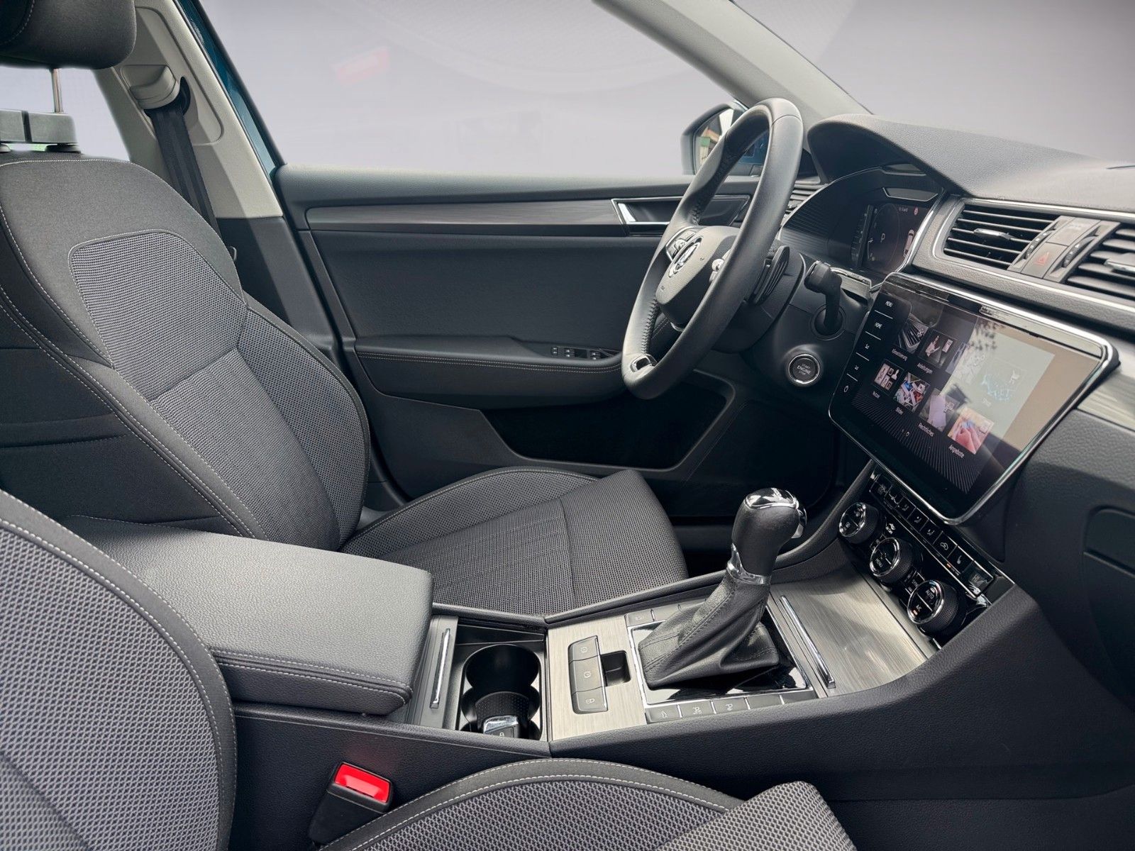 Fahrzeugabbildung SKODA Superb Combi Style 2.0 TDI
