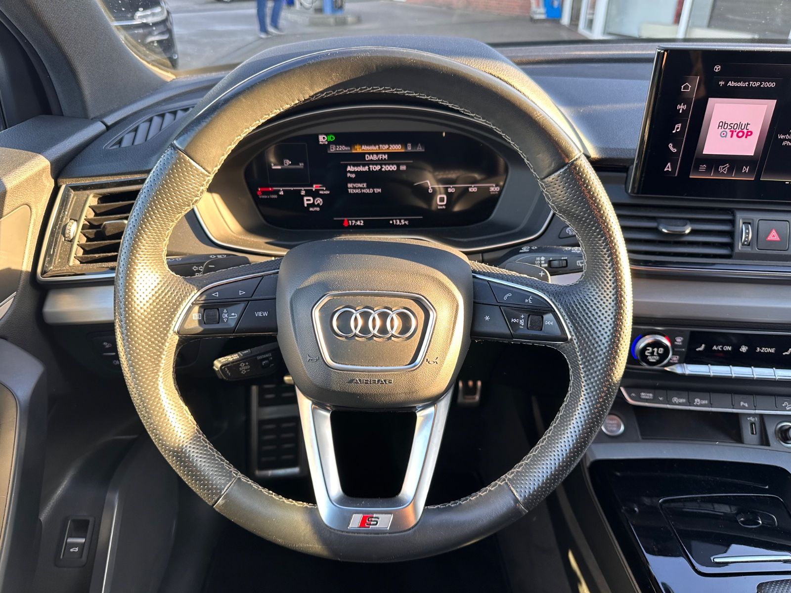 Fahrzeugabbildung Audi Q5 40 TDI quattro S line AHK/ACC/Navi/APP/LED