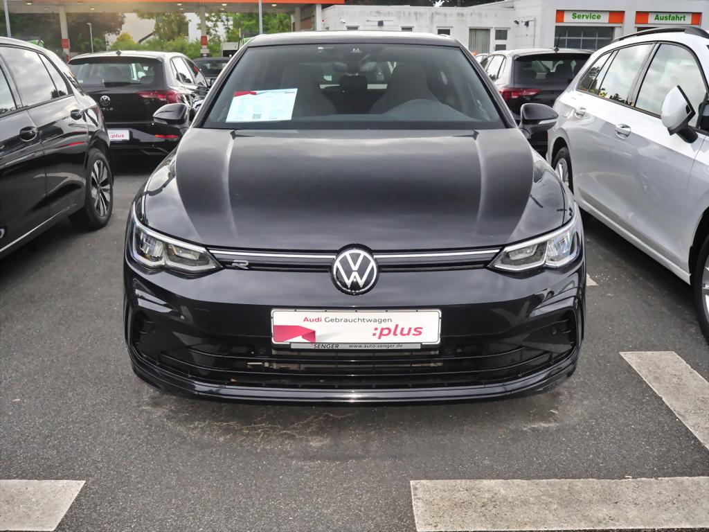 Volkswagen Golf VIII 1.5 eTSI R-Line Nav Pano AHK SHZ APP
