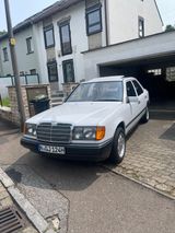 Mercedes-Benz 200 E Mercedes  - Mercedes-Benz 200 in Nürnberg
