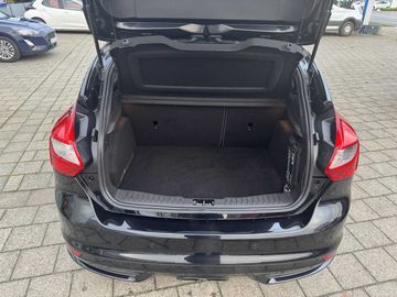 Ford Focus 2.0 EcoBoost ST NaviKlimaLMF