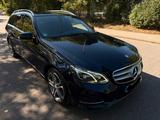 Mercedes-Benz E250 2.2D 204P.s kam Autom Exclusive Leder Coman - Mercedes-Benz E 250: Blau