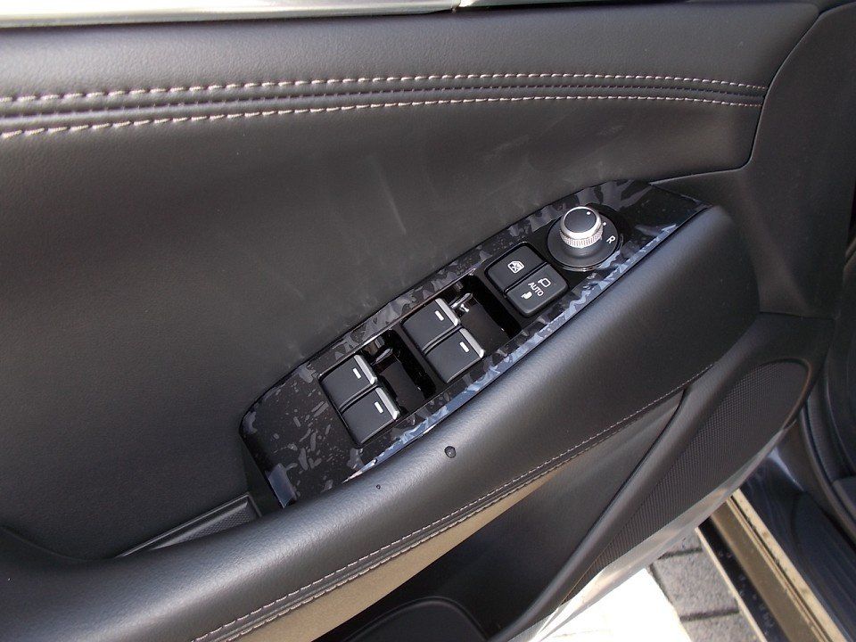 Fahrzeugabbildung Mazda 6 Center-Line G-165 AT NAVI ACAA HUD 360° VOLL-L