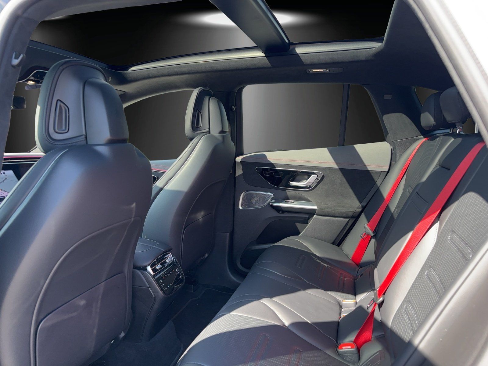 Fahrzeugabbildung Mercedes-Benz EQE53 AMG SUV Prem+ DYNAMIC+ Hyper HUD Carbon TV