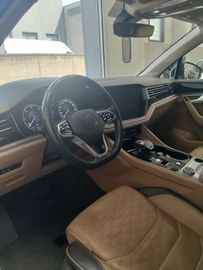 Volkswagen Touareg - 12