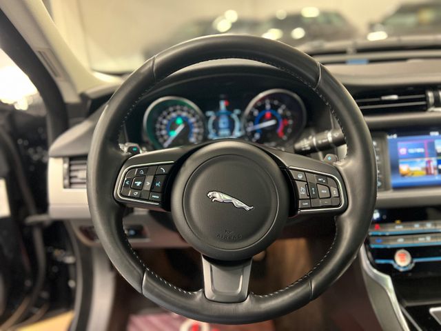 Jaguar XF Prestige/ 1.HAND/ 84.tKM/ 2016/ GARANTIE/ Jaguar XF Prestige/ 1.HAND/ 84.tKM/ 2016/ GARANTIE/