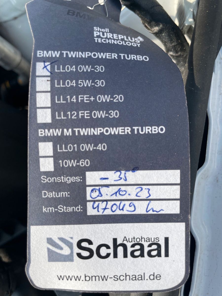 Fahrzeugabbildung BMW 320i Tour Aut. SPORT LINE 18"LMR Navi LED Alarm