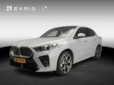 BMW iX2 eDrive20 | M-Sportpakket | LED | HUD | Activ - BMW iX2 mit Panoramadach