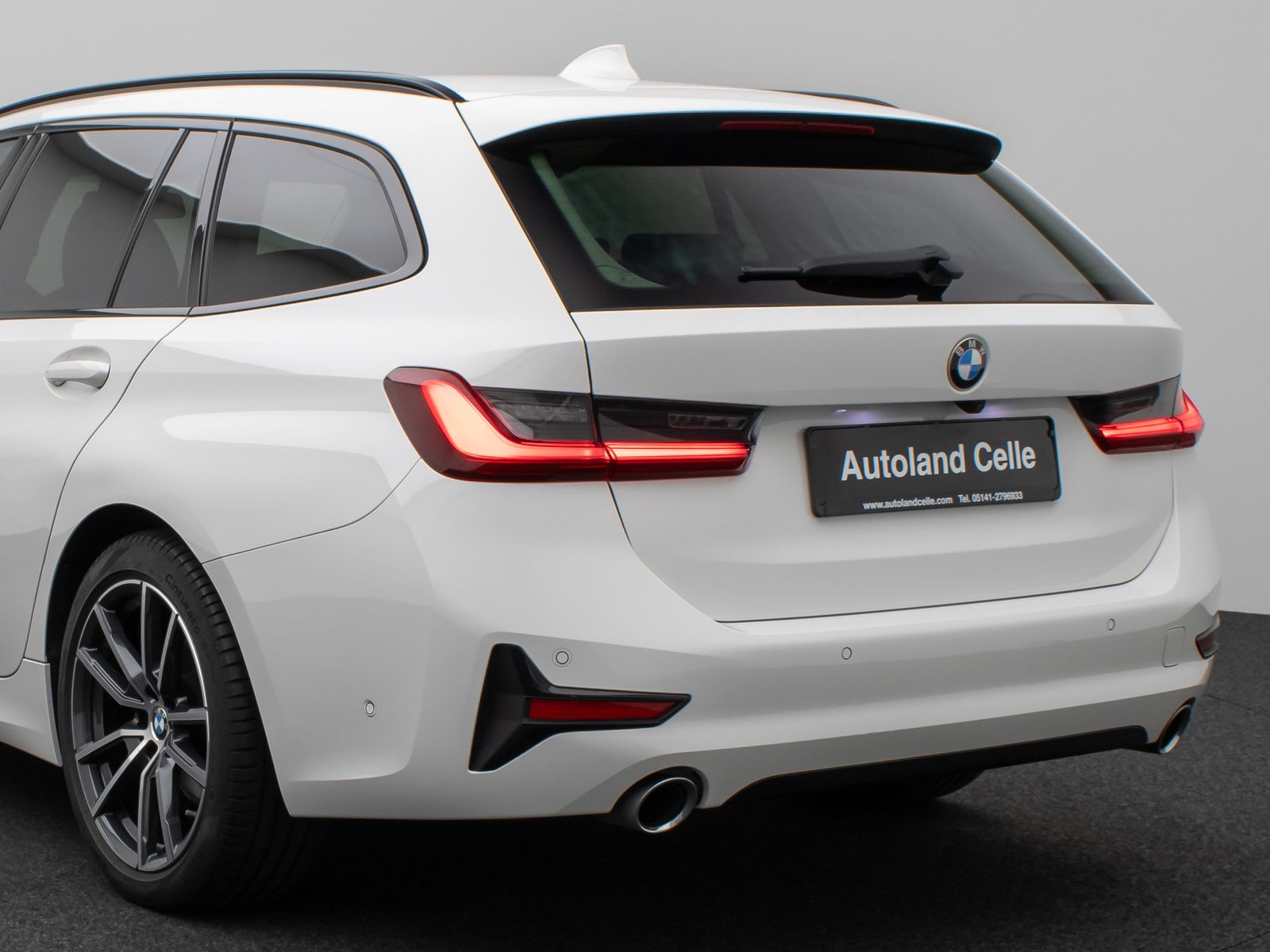 Fahrzeugabbildung BMW 320d Sport Line Kamera DAB HiFi DrivAssist Alarm