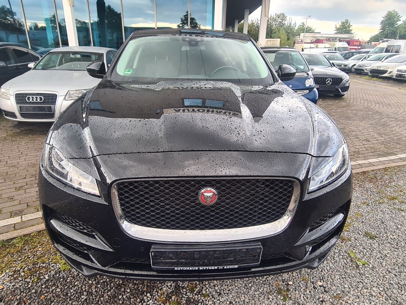 JAGUAR F-Pace